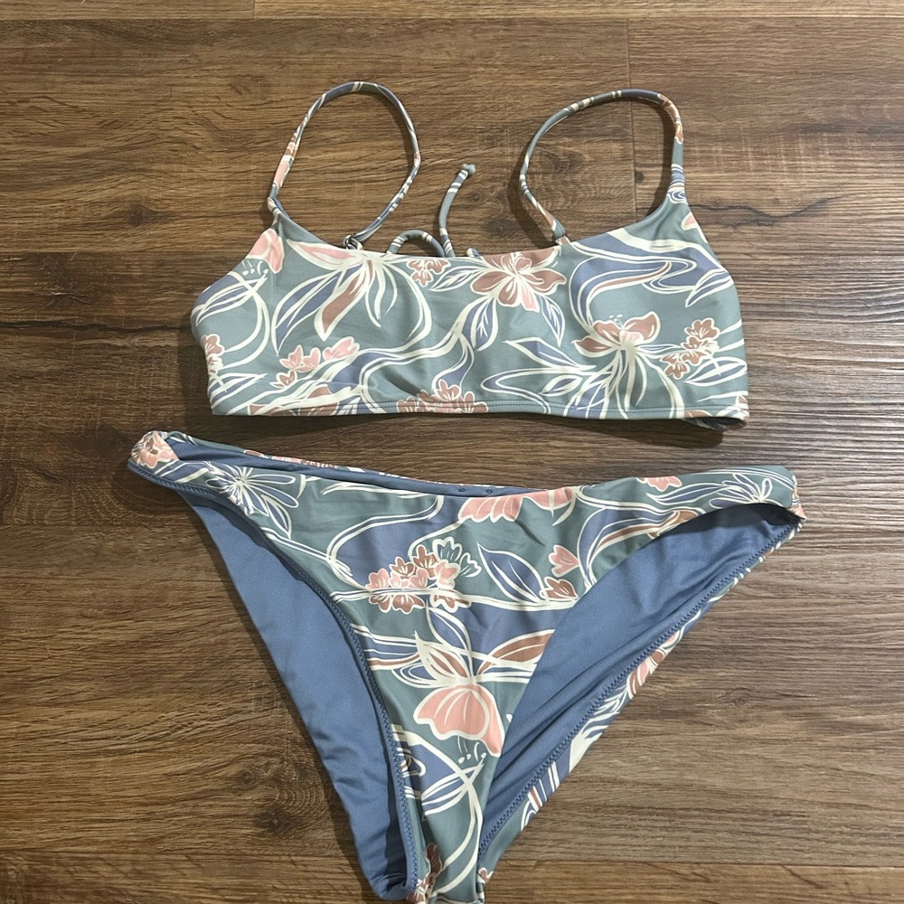O'Neill Floral Bikini- size medium